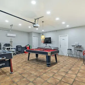 Luxurious With Heated Pool, Theatre, Gym ! , Tampa United States