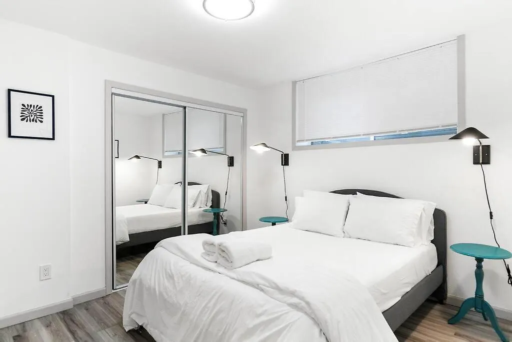 Hillside In Seattle - Updated And Well Appointed. 0*,