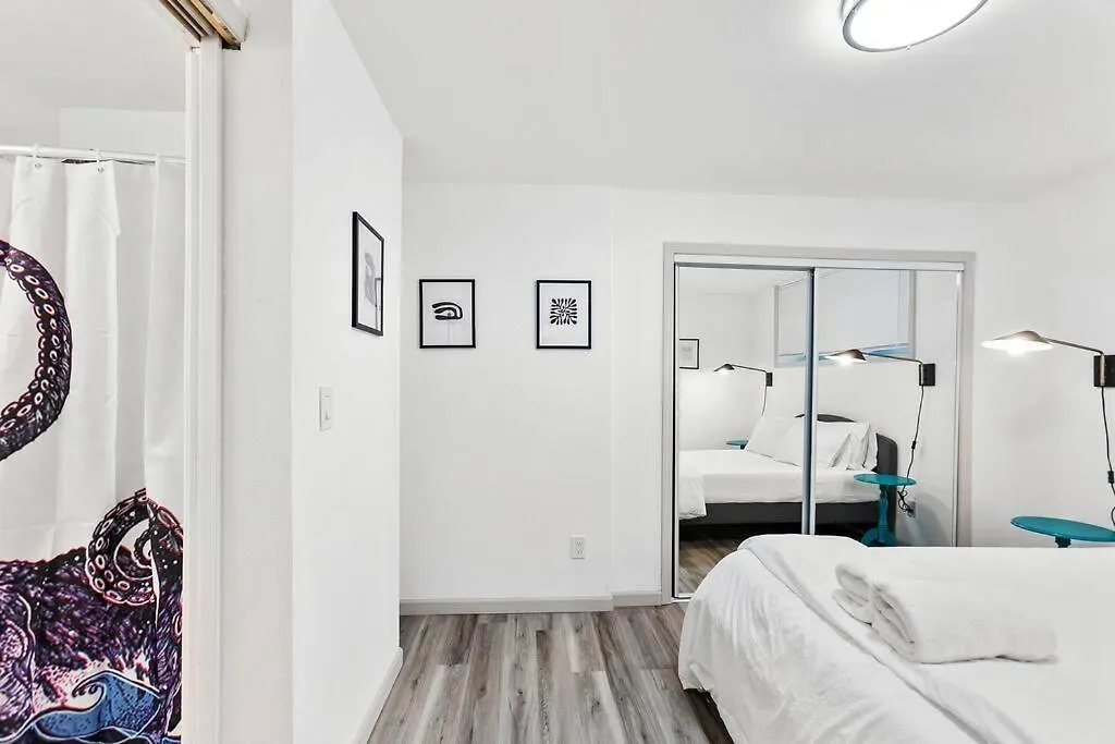 Hillside In Seattle - Updated And Well Appointed. 0*,  United States